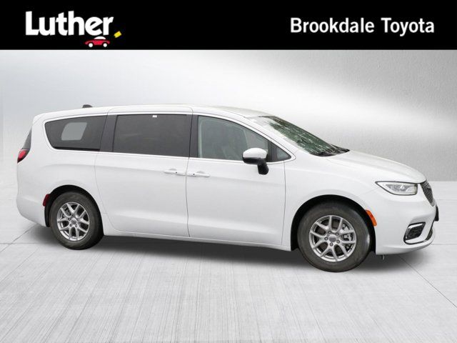 2023 Chrysler Pacifica Touring-L