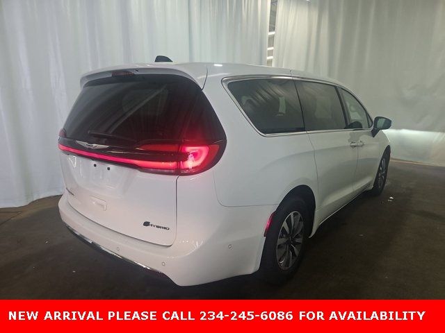 2023 Chrysler Pacifica Hybrid Touring L