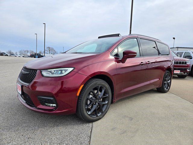 2023 Chrysler Pacifica Touring-L