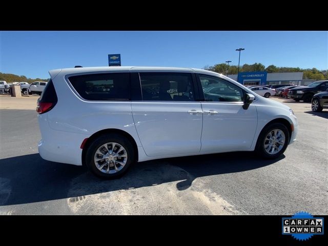 2023 Chrysler Pacifica Touring-L