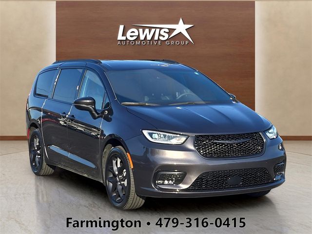 2023 Chrysler Pacifica Touring-L