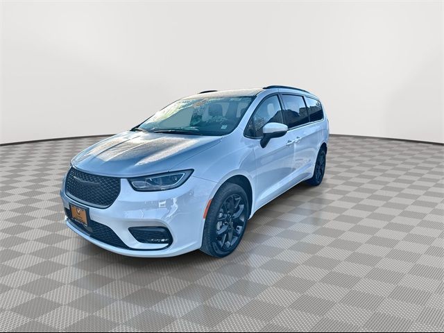 2023 Chrysler Pacifica Touring-L