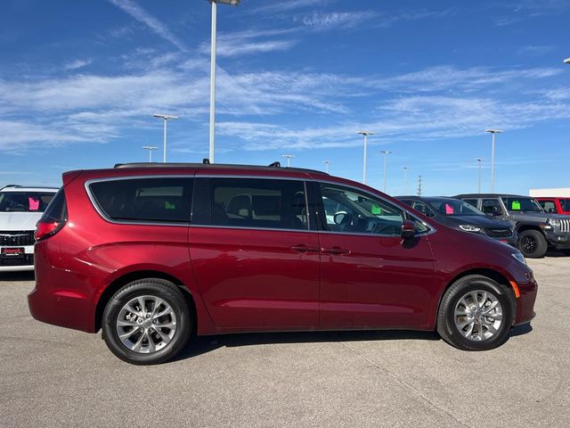 2023 Chrysler Pacifica Touring-L