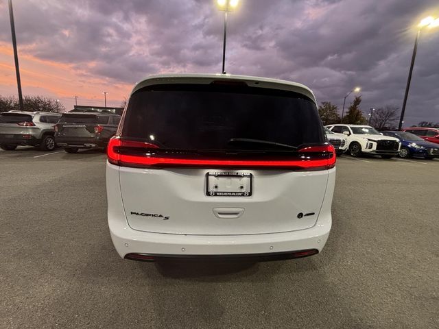 2023 Chrysler Pacifica Touring-L