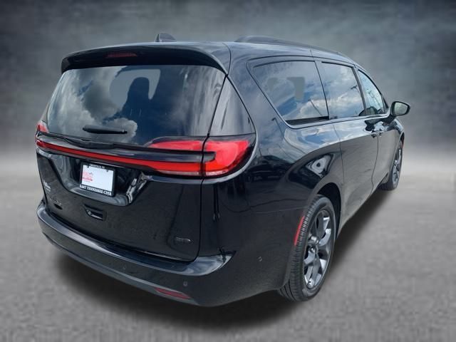 2023 Chrysler Pacifica Touring-L