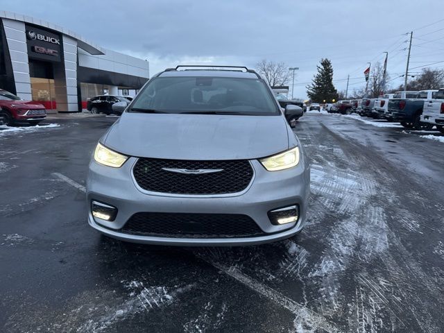 2023 Chrysler Pacifica Touring-L