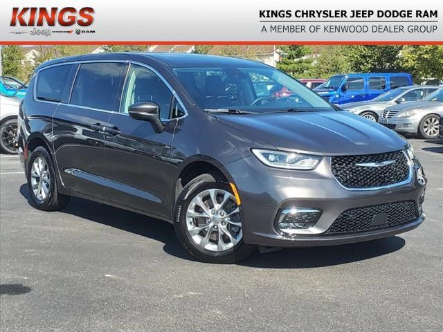 2023 Chrysler Pacifica Touring-L