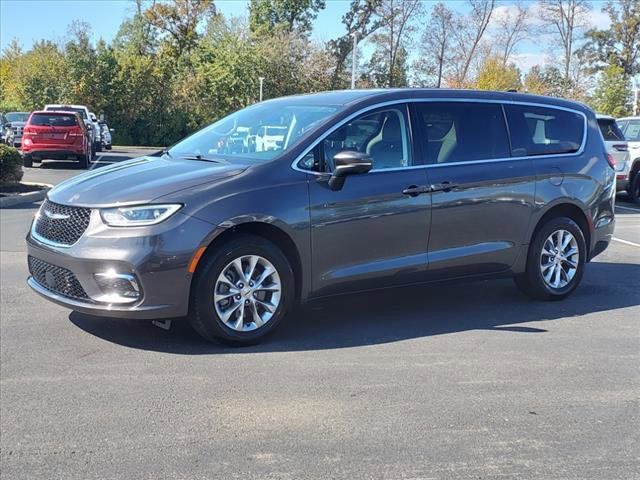 2023 Chrysler Pacifica Touring-L