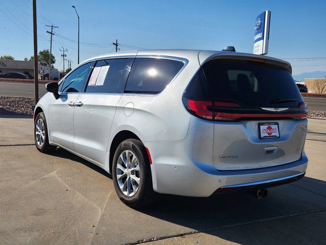 2023 Chrysler Pacifica Touring-L