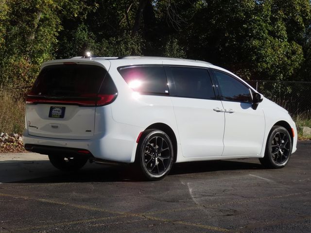 2023 Chrysler Pacifica Touring-L