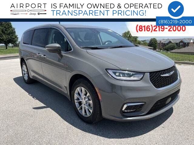 2023 Chrysler Pacifica Touring-L