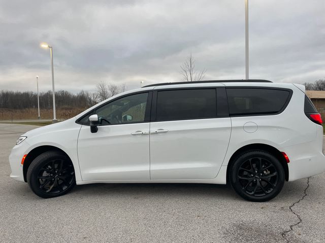 2023 Chrysler Pacifica Touring-L