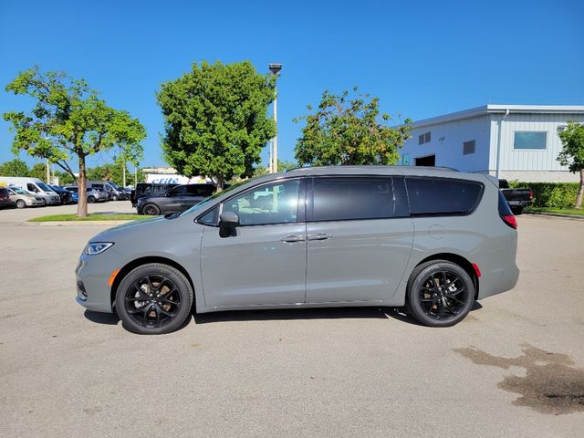 2023 Chrysler Pacifica Touring-L