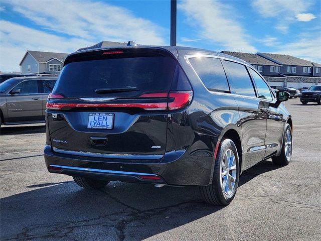 2023 Chrysler Pacifica Touring-L