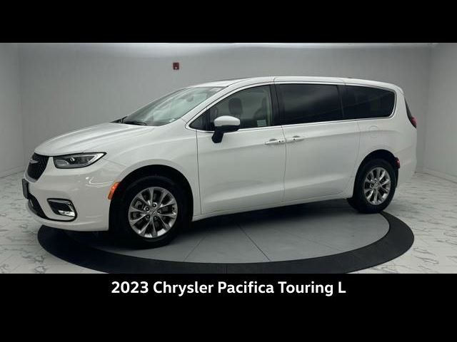 2023 Chrysler Pacifica Touring-L