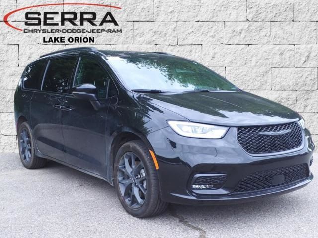 2023 Chrysler Pacifica Touring-L