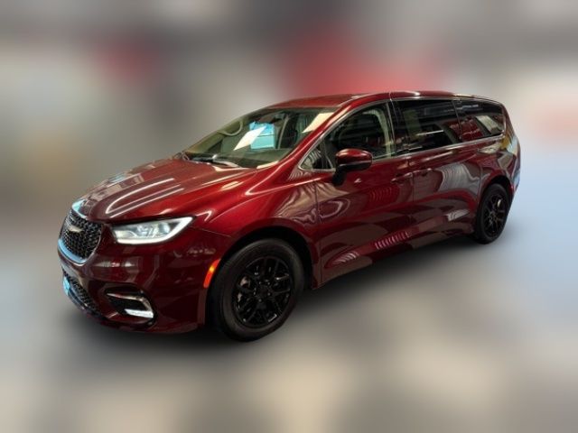 2023 Chrysler Pacifica Touring-L