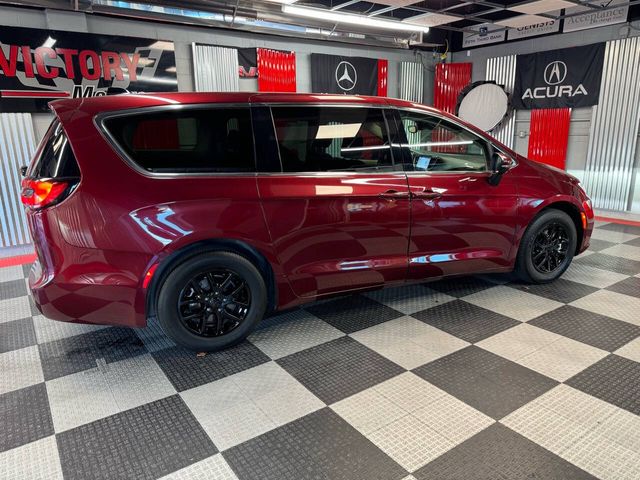 2023 Chrysler Pacifica Touring-L