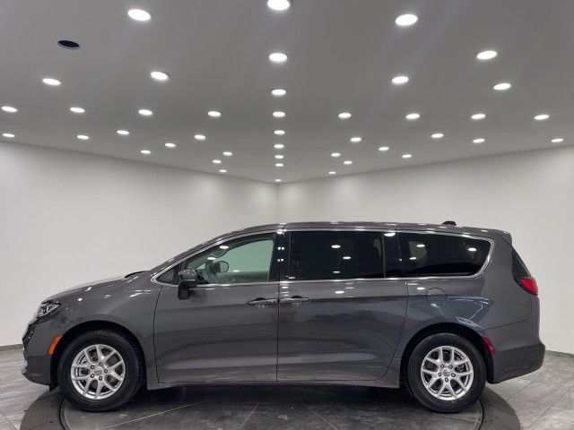 2023 Chrysler Pacifica Touring-L