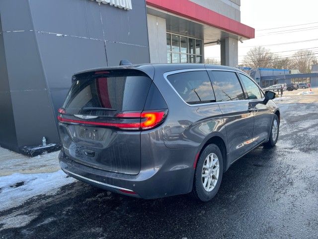 2023 Chrysler Pacifica Touring-L