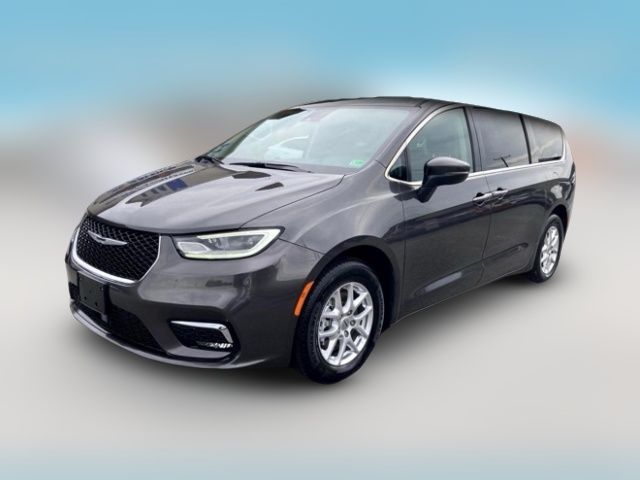 2023 Chrysler Pacifica Touring-L