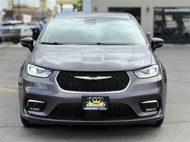 2023 Chrysler Pacifica Touring-L