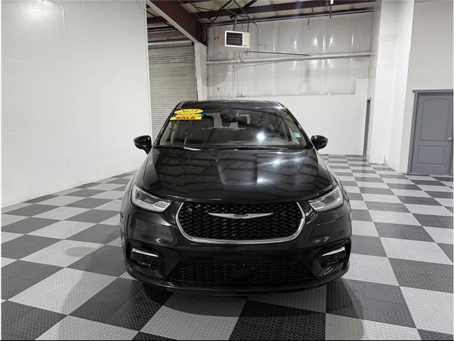 2023 Chrysler Pacifica Touring-L