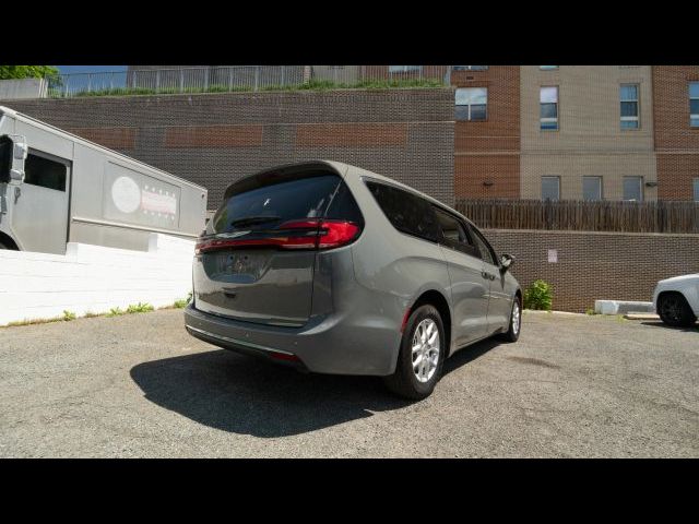 2023 Chrysler Pacifica Touring-L