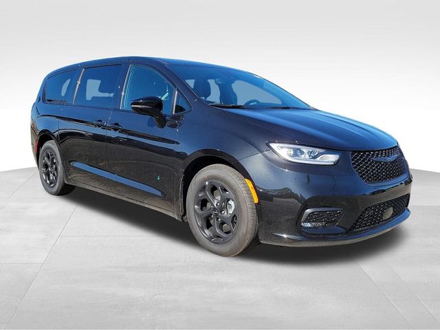 2023 Chrysler Pacifica Hybrid Limited