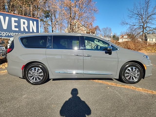 2023 Chrysler Pacifica Hybrid Limited