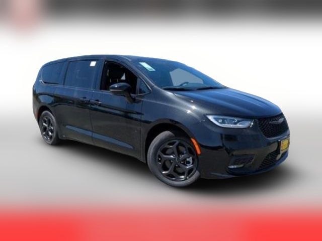 2023 Chrysler Pacifica Hybrid Limited