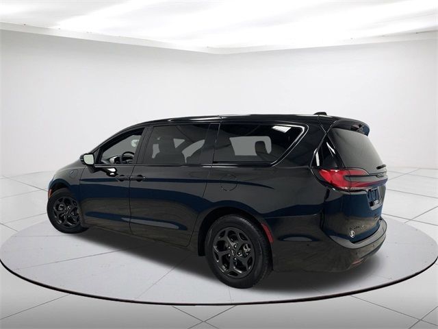 2023 Chrysler Pacifica Hybrid Limited