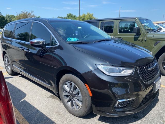 2023 Chrysler Pacifica Hybrid Limited