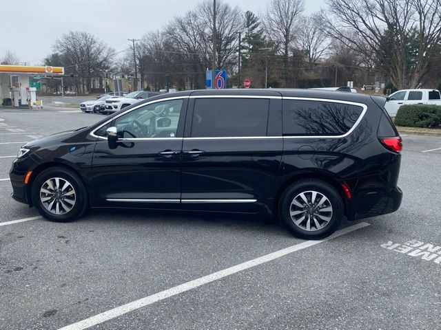 2023 Chrysler Pacifica Hybrid Limited