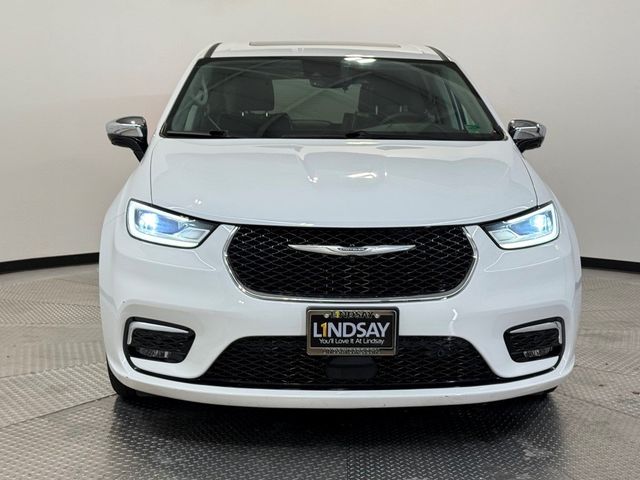 2023 Chrysler Pacifica Hybrid Limited