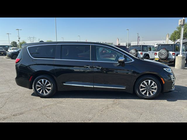 2023 Chrysler Pacifica Hybrid Limited