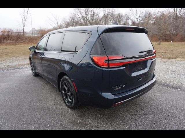 2023 Chrysler Pacifica Hybrid Limited