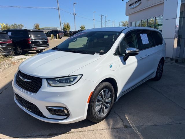 2023 Chrysler Pacifica Hybrid Limited