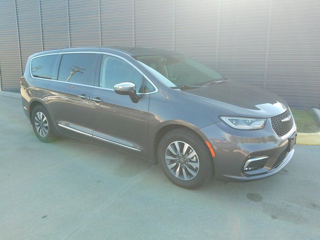 2023 Chrysler Pacifica Hybrid Limited