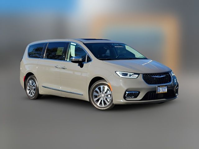 2023 Chrysler Pacifica Hybrid Limited