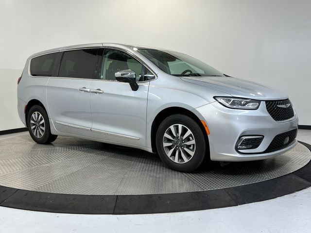 2023 Chrysler Pacifica Hybrid Limited