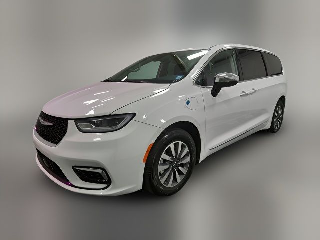 Used 2016 Chrysler Town Country Minivan For Sale in Manhattan