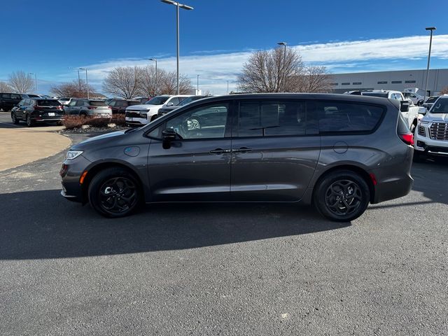 2023 Chrysler Pacifica Hybrid Limited