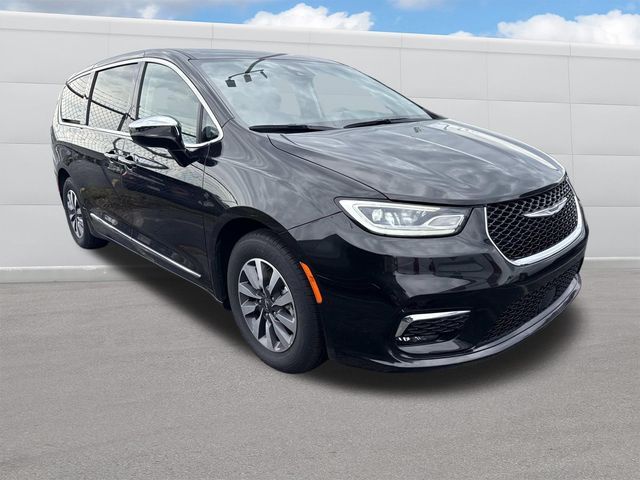 2023 Chrysler Pacifica Hybrid Limited