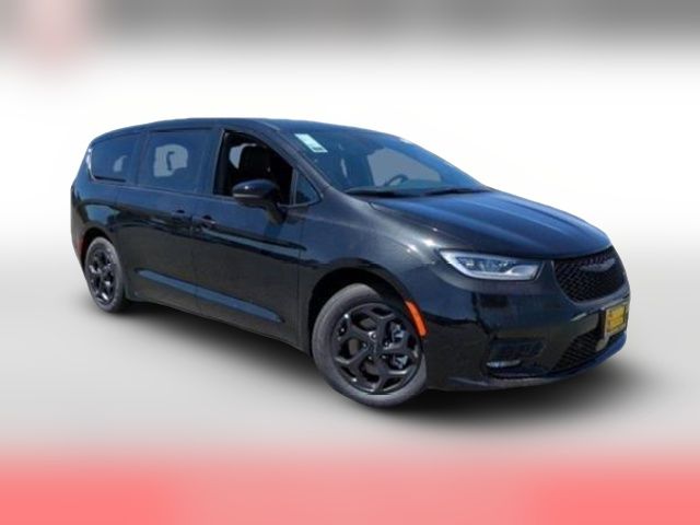 2023 Chrysler Pacifica Hybrid Limited