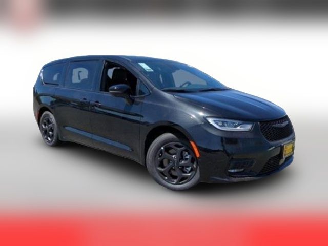 2023 Chrysler Pacifica Hybrid Limited