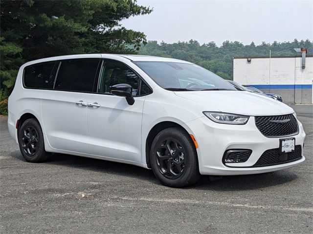 2023 Chrysler Pacifica Hybrid Limited