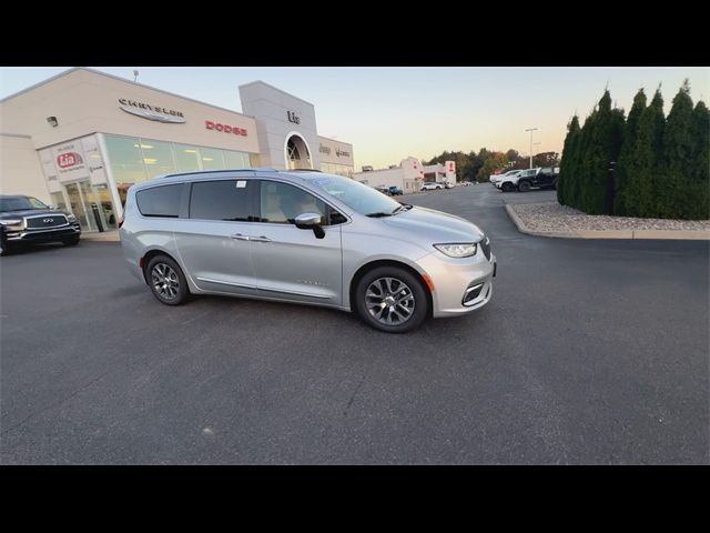 2023 Chrysler Pacifica Hybrid Pinnacle