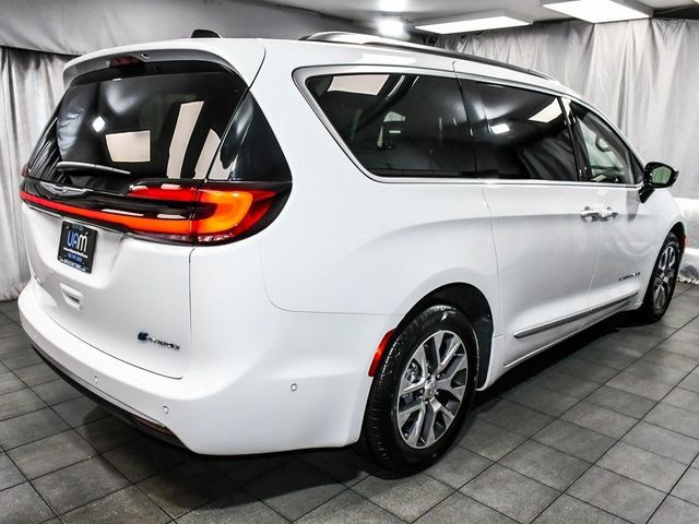 2023 Chrysler Pacifica Hybrid Pinnacle