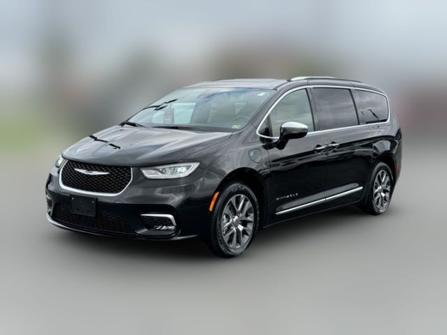 2023 Chrysler Pacifica Hybrid Pinnacle